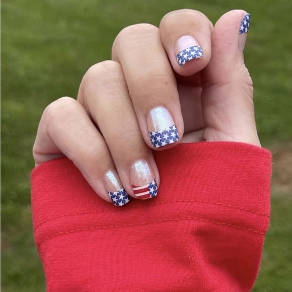 *Retired* Color Street: Red, White, and Belle | Fourth Of July Patriotic America - Picture 7 of 16